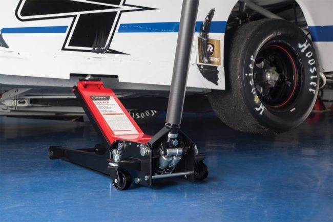 CHOOSING THE BEST FLOOR JACK FOR YOUR TRUCK